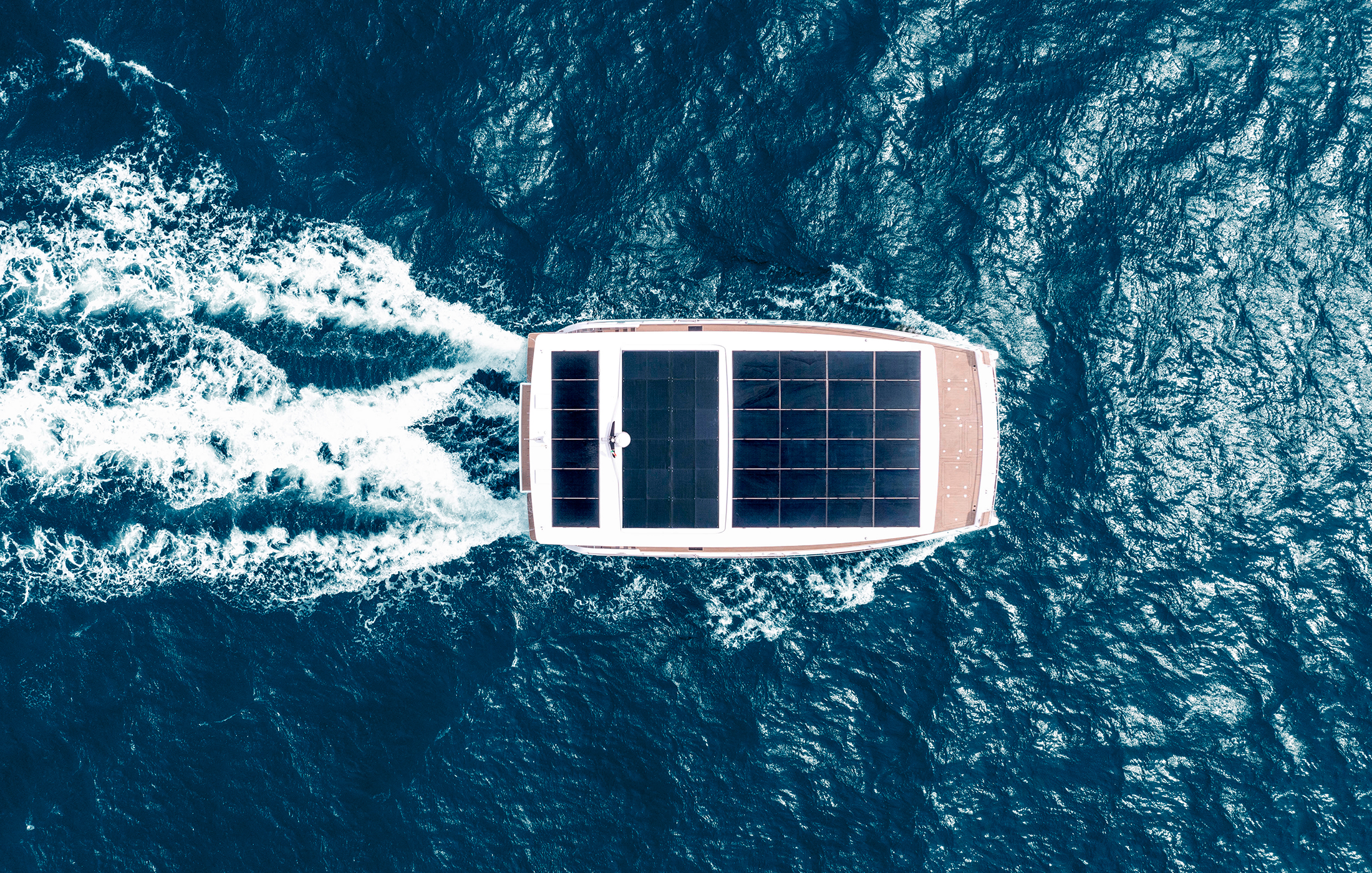 yachting solar power